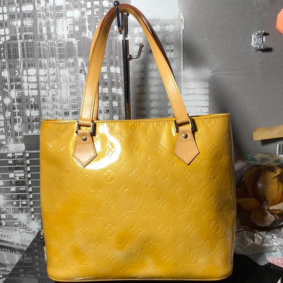 Louis Vuitton Handbags - Authentic Louis Vuitton Vernis Shoulder Bag